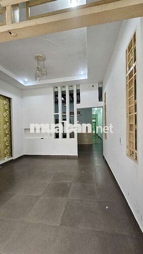NHÀ TRỆT 5 X22(100m2)2 phòng ngủ ngay trung tâm thị trấn nhà bè.