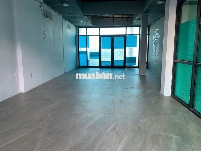 Kẹt tiền bán lỗ nhà 4lau MT Phạm Hùng,Q8,5.5x17m,thuê 40tr/tháng,17ty