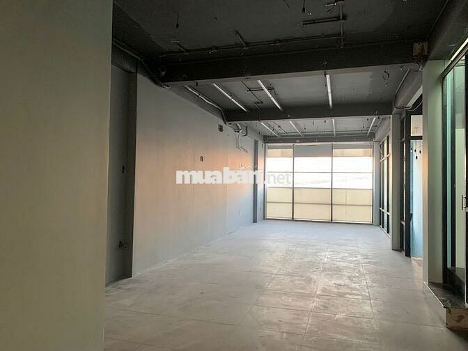 Kẹt tiền bán lỗ nhà 4lau MT Phạm Hùng,Q8,5.5x17m,thuê 40tr/tháng,17ty