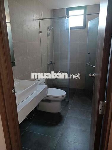 Bán căn 2PN view hồ bơi giá chỉ 4 tỷ 2. View hướng mát, đã có sổ hồng