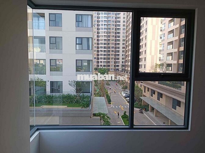 Bán căn 2PN view hồ bơi giá chỉ 4 tỷ 2. View hướng mát, đã có sổ hồng
