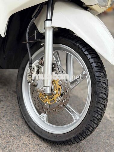 Yamaha Luvias FI Trắng Vàng đồng