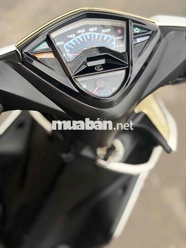 Yamaha Luvias FI Trắng Vàng đồng