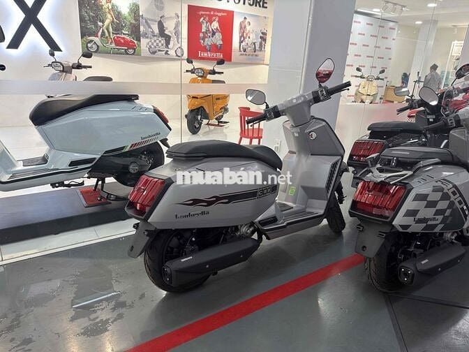 Lambretta X300 Xám 206 km