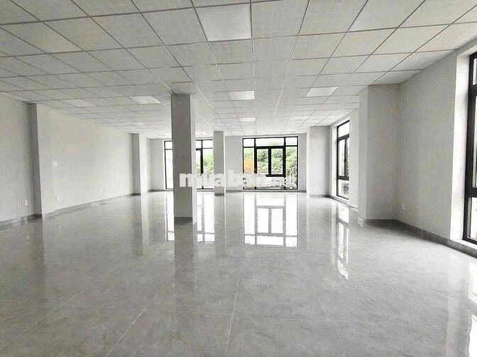 Căn Góc Huỳnh Văn Luỹ Gần Thành Phố Mới 12x25m. 3 tầng sân rộng