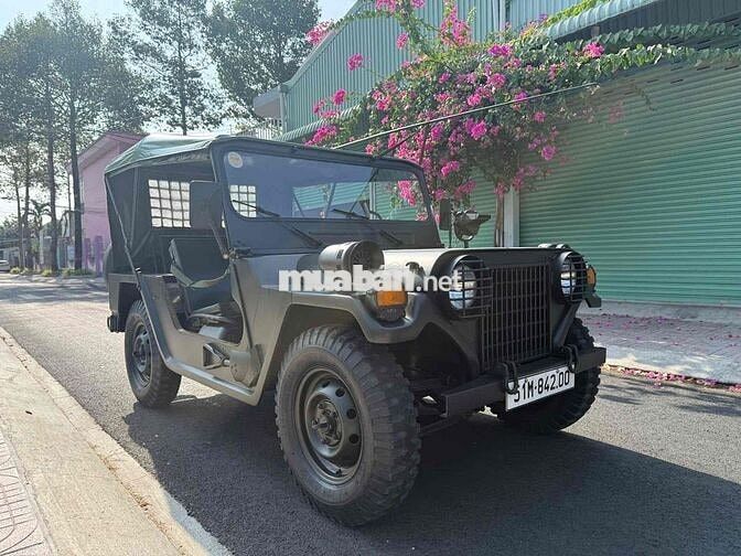 Jeep M151 Xanh