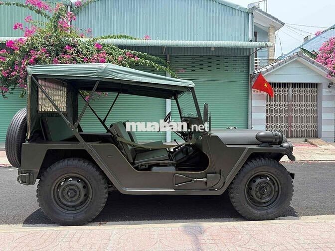 Jeep M151 Xanh