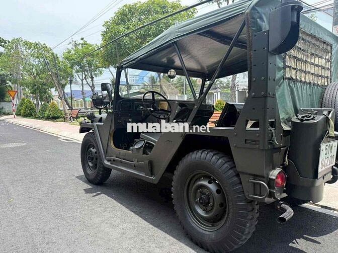 Jeep M151 Xanh