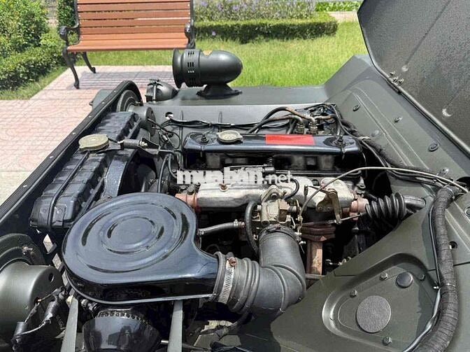 Jeep M151 Xanh