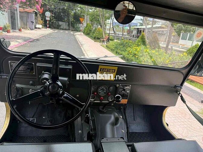 Jeep M151 Xanh