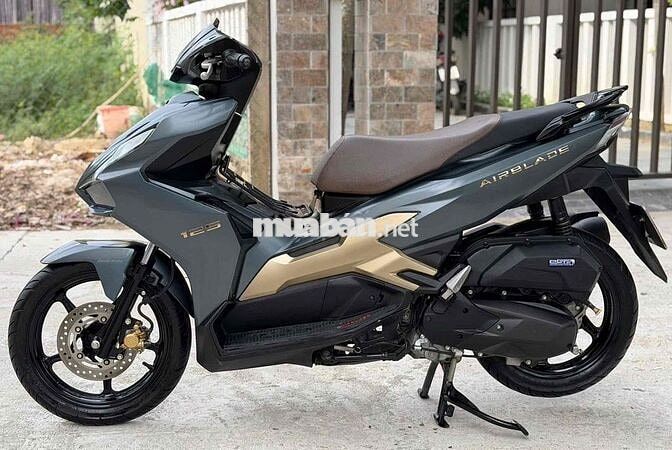 Honda Air Blade 125 Xám vàng