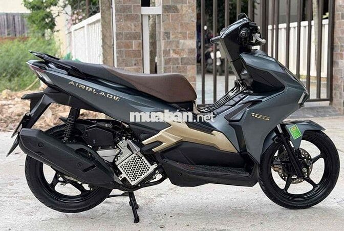 Honda Air Blade 125 Xám vàng