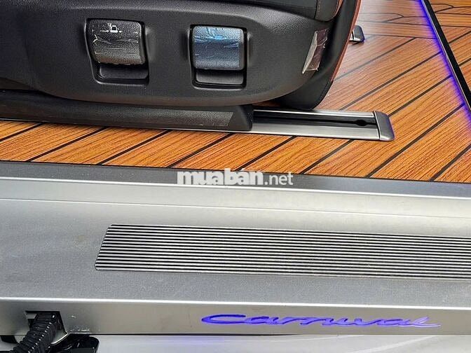 Kia Carnival 2023 Signature 2.2D 44000 km Trắng