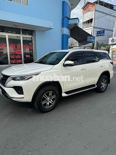Toyota Fortuner 2022 Số sàn 68000 km Trắng