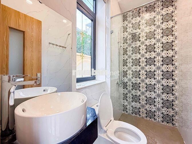 CĂN HỘ MỚI XÂY SIÊU ĐẸP NẰM Ở TRUNG TÂM QUẬN 7 CÁCH RMIT 2P ĐI BỘ
