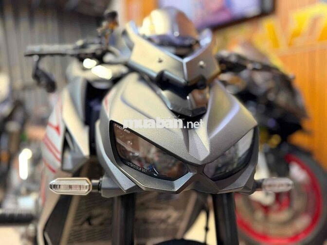 Kawasaki Z1000 Xám