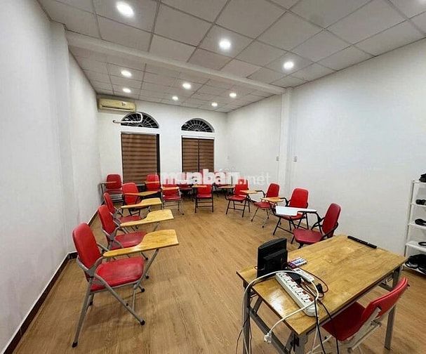 Cách 20 Bước Là Tới ĐH Tài Chính! Mặt Tiền Điện Biên Phủ 4.5x20m 3 Lầu
