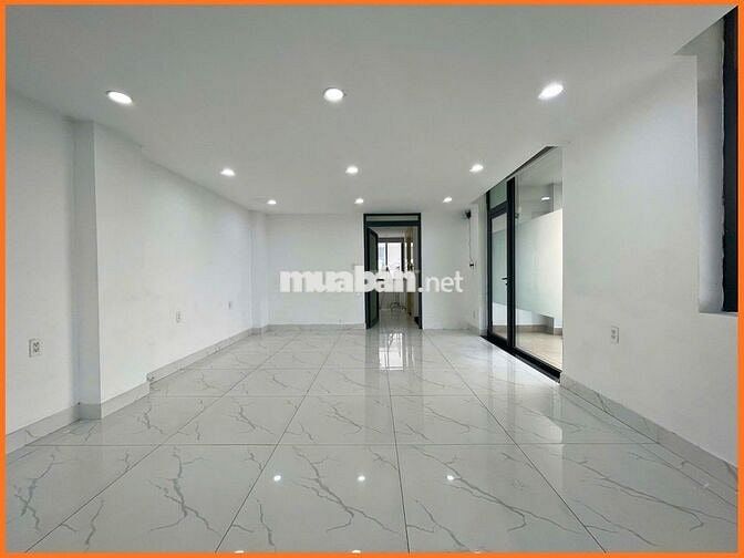 Cho thuê văn phòng 50m2 ban công góc đẹp - Vạn Phúc City