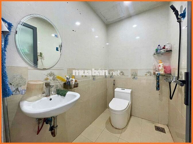 Cho thuê văn phòng 50m2 ban công góc đẹp - Vạn Phúc City