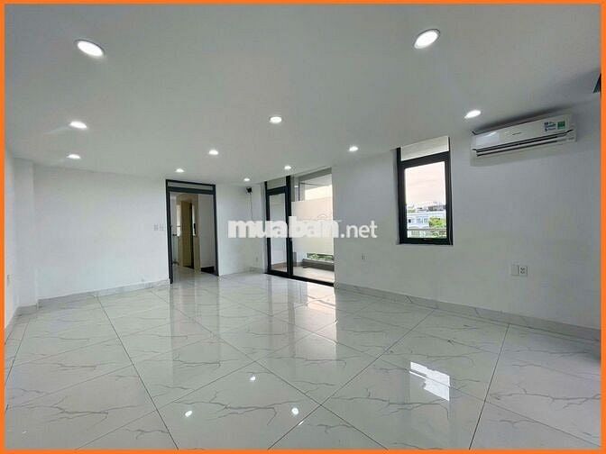 Cho thuê văn phòng 50m2 ban công góc đẹp - Vạn Phúc City