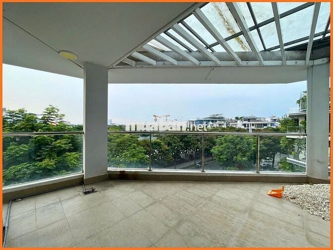 Cho thuê văn phòng 50m2 ban công góc đẹp - Vạn Phúc City