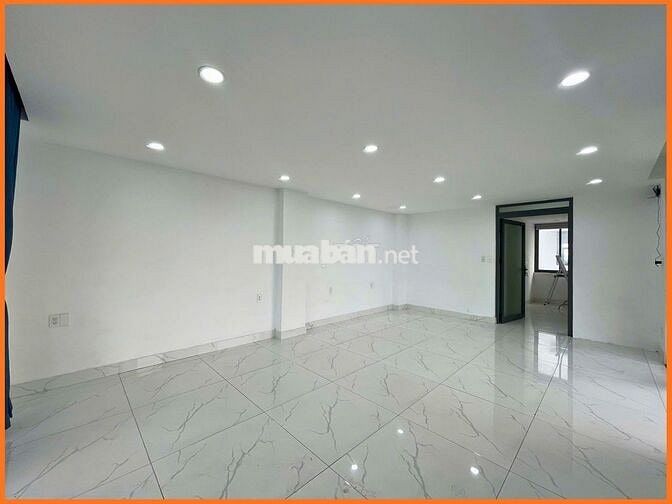 Cho thuê văn phòng 50m2 ban công góc đẹp - Vạn Phúc City