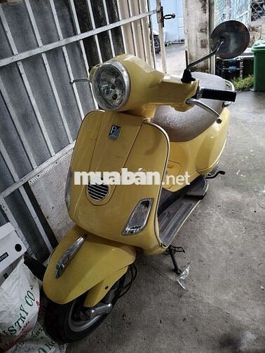 Piaggio Vespa LX Vàng