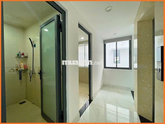 Cho thuê văn phòng 50m2 ban công góc đẹp - Vạn Phúc City
