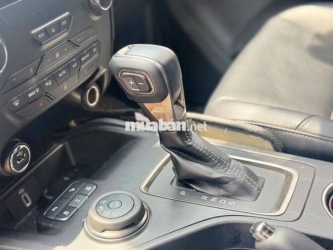 Ford Everest Titanium 4x4 2020 - xe cá nhân