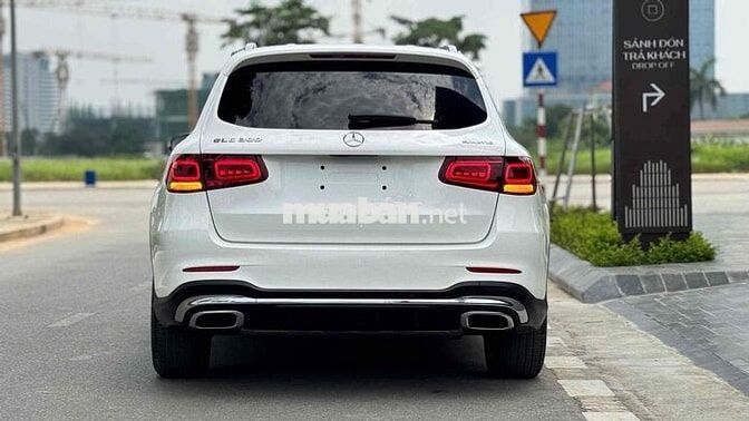 GLC 300 4matic sx 2021 Trắng chạy zin 4,5v Km đẹp