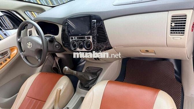 Toyota Innova G 2010 Bạc