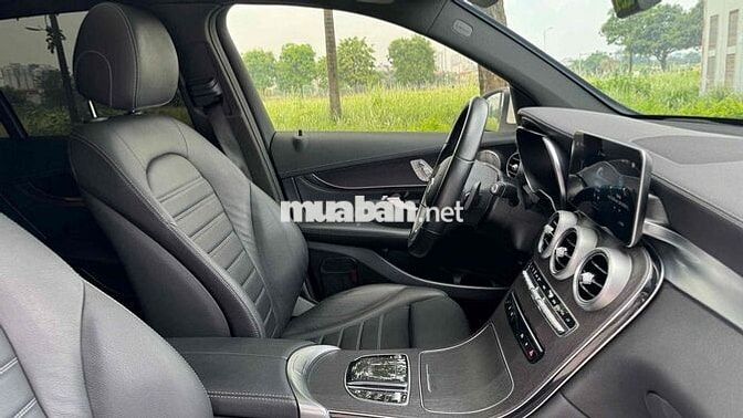 GLC 300 4matic sx 2021 Trắng chạy zin 4,5v Km đẹp
