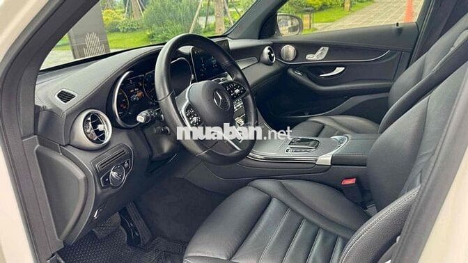 GLC 300 4matic sx 2021 Trắng chạy zin 4,5v Km đẹp