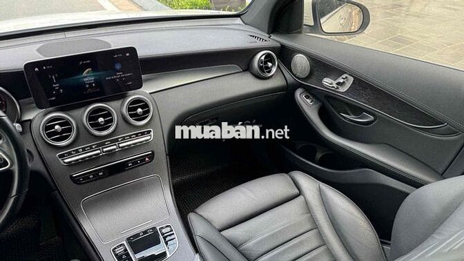GLC 300 4matic sx 2021 Trắng chạy zin 4,5v Km đẹp