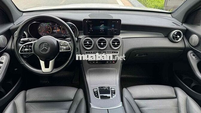 GLC 300 4matic sx 2021 Trắng chạy zin 4,5v Km đẹp