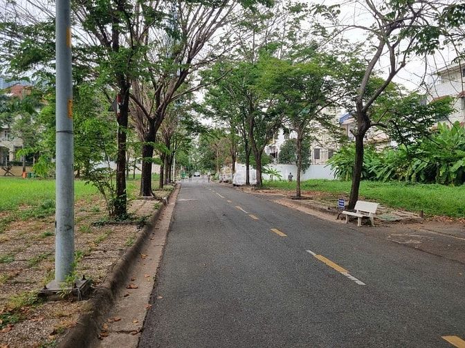 GẤP!!! CHỦ CẦN TIỀN NÊN BÁN GẤP LÔ ĐẤT MT CAO ĐỨC LÂN, DT 4mx20m