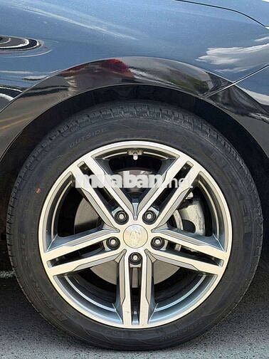 Hyundai Elantra Sport 1.6 Turbo Đen