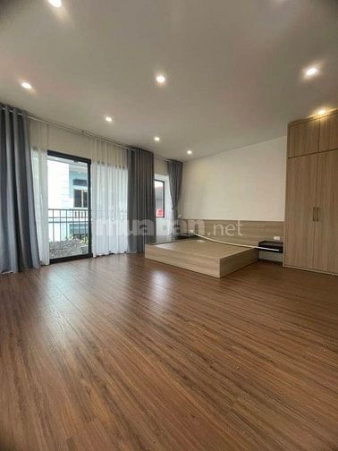 NHÀ MỚI ĐẸP VIỆT HƯNG – LÔ GÓC – NGÕ THÔNG – 10M RA Ô TÔ - GIÁ 9.x TỶ