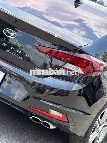Hyundai Elantra Sport 1.6 Turbo Đen