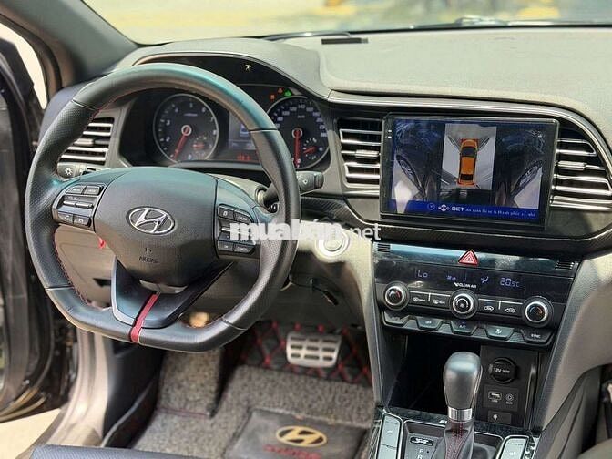 Hyundai Elantra Sport 1.6 Turbo Đen