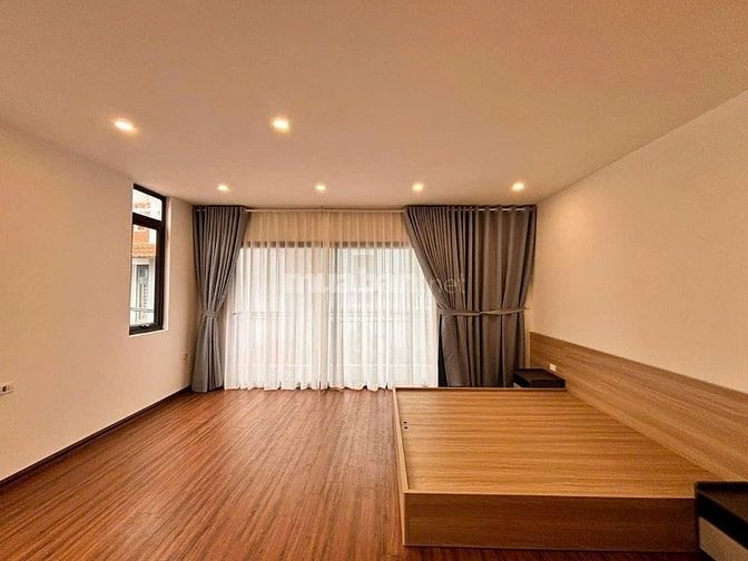 NHÀ MỚI ĐẸP VIỆT HƯNG – LÔ GÓC – NGÕ THÔNG – 10M RA Ô TÔ - GIÁ 9.x TỶ