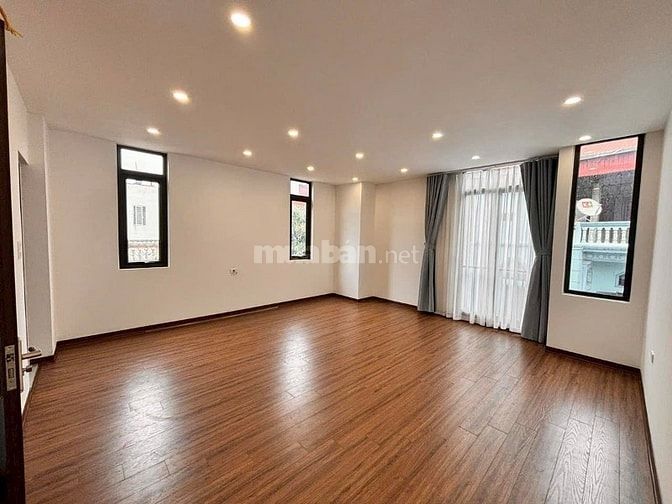 NHÀ MỚI ĐẸP VIỆT HƯNG – LÔ GÓC – NGÕ THÔNG – 10M RA Ô TÔ - GIÁ 9.x TỶ