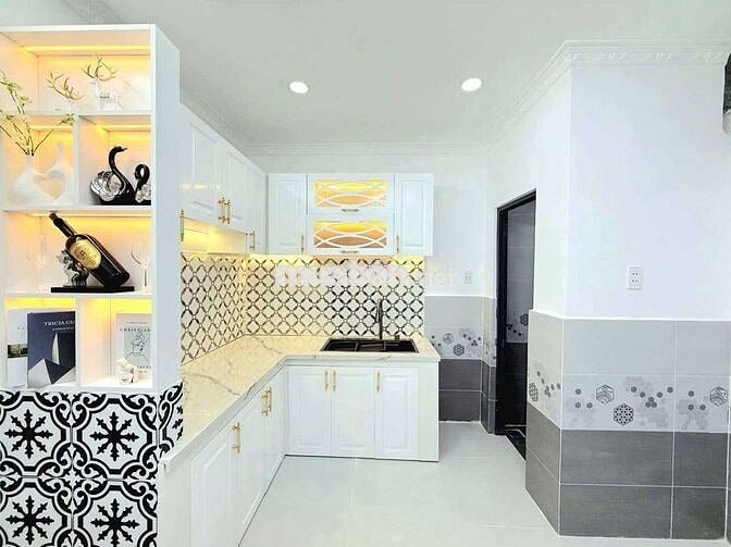 1,680 Tỷ nhà 1 lầu 2 PN sân thượng 4 x 7 hẻm 2056/Huỳnh Tấn phát