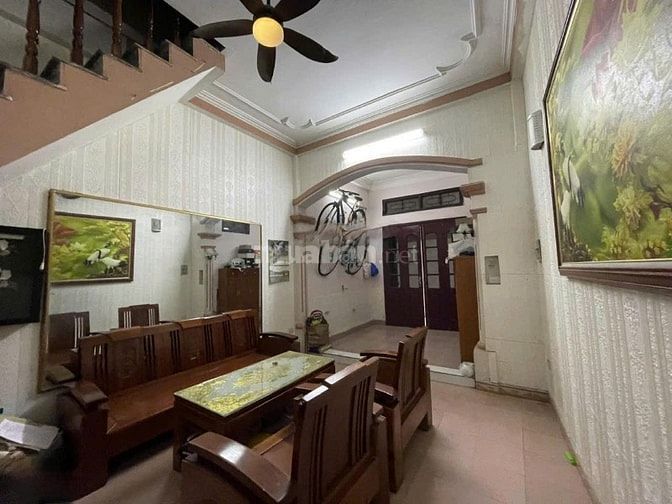 Cho thuê nhà tại Ngõ 173 Đường Hoàng Hoa Thám, Phường Ngọc Hà, Hà Nội.