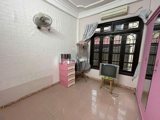 Cho thuê nhà tại Ngõ 173 Đường Hoàng Hoa Thám, Phường Ngọc Hà, Hà Nội.