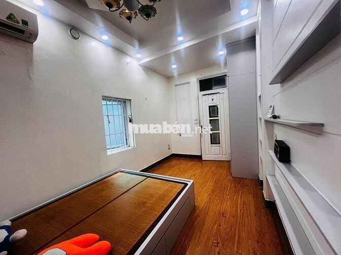 NHÀ HIẾM CỰ LỘC – BƯỚC CHÂN RA ROYAL CITY – NGÕ THÔNG, 1 NHÀ RA Ô TÔ
