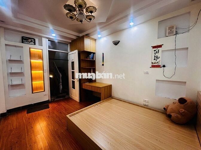 NHÀ HIẾM CỰ LỘC – BƯỚC CHÂN RA ROYAL CITY – NGÕ THÔNG, 1 NHÀ RA Ô TÔ