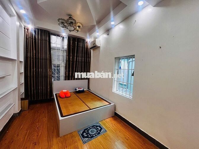 NHÀ HIẾM CỰ LỘC – BƯỚC CHÂN RA ROYAL CITY – NGÕ THÔNG, 1 NHÀ RA Ô TÔ