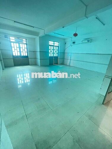 Nhà MTKD Phú Thọ Hoà.DT: 7 X 30m Trệt 3Lầu ST.10PN 9WC