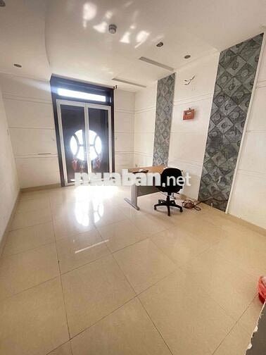 Nhà MTKD Phú Thọ Hoà.DT: 7 X 30m Trệt 3Lầu ST.10PN 9WC